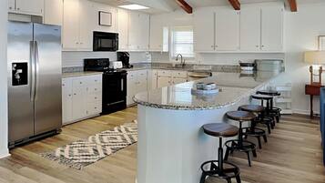 Studio (5 Bedrooms) | Property amenity