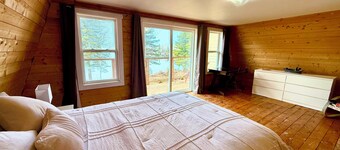 Lakeside Paradise awaits you! 