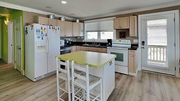 Studio (3 Bedrooms) | Property amenity