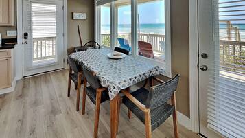 Studio (3 Bedrooms) | Property amenity