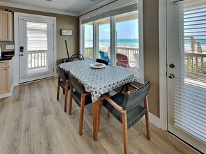 Studio (3 Bedrooms) | Tiện nghi, dịch vụ nơi lưu trú
