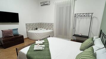 2 chambres, fer et planche Ă repasser, Wi-Fi, draps fournis