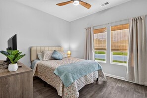 3 habitaciones, escritorio, tabla de planchar con plancha y wifi gratis 