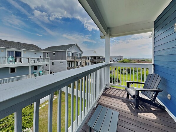 Studio (3 Bedrooms) | Property amenity