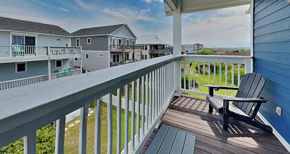 Otter Oasis by Topsail Realty