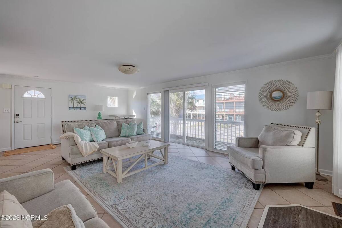 Studio (3 Bedrooms) | Property amenity