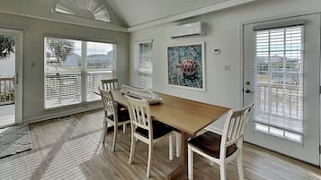 Studio (3 Bedrooms) | Property amenity