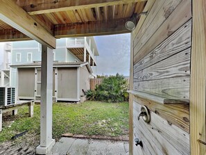 Studio (5 Bedrooms) | Property amenity