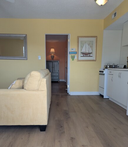 One BR beach condo with pool!