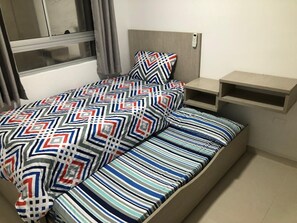 2 bedrooms, iron/ironing board, WiFi, bed sheets