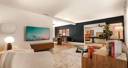 5BR Fun Haven: Pool, Mini Golf, Movie, Gameroom