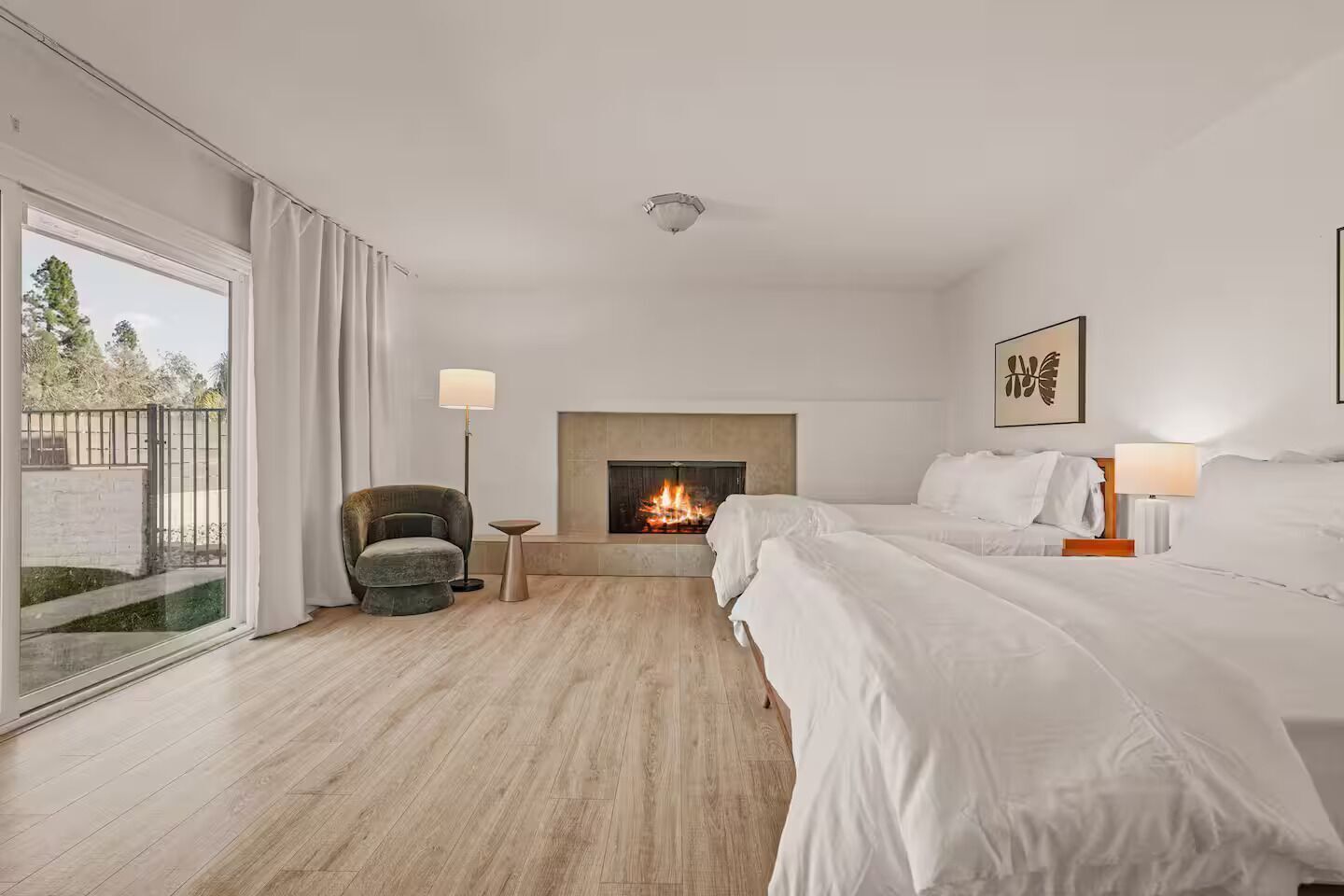 5 chambres, fer et planche à repasser, Wi-Fi, draps fournis