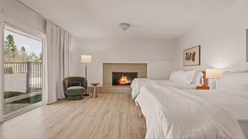 5 bedrooms, iron/ironing board, WiFi, bed sheets