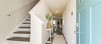 2 Mi to Shore: Newly Built Surfside Beach Gem