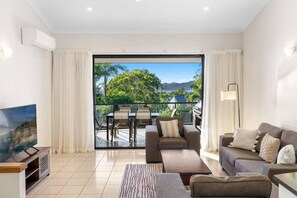 Smart TV - Anchorage 6 - Hamilton Island (Hamilton Island)