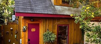 The Cozy Corner, Heritage Elora Log Cabin