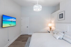 3 bedrooms, iron/ironing board, internet, bed sheets