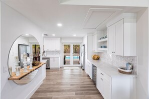 Interior - Exquisite home with private pool, washer & dryer, and internet (Marco Island)