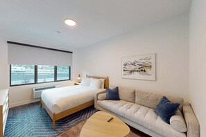 Fer et planche à repasser, accès Internet, draps fournis