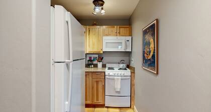 Mountain apartment close to adventure, with shared fire pit, gym, and BBQ