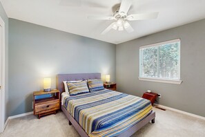 4 quartos, acesso à internet, roupa de cama