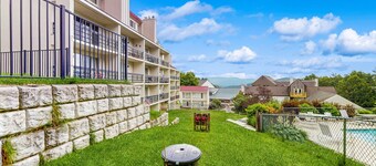 Ski-in/ski-out ground floor condo near slopes, balcony, fireplace, pool, wifi