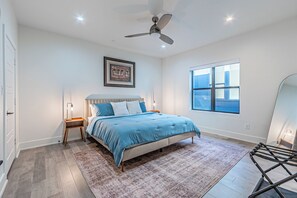 3 bedrooms, iron/ironing board, WiFi, bed sheets - Modern Bishop Arts Retreat 3BR/3BA + Rooftop &  Dallas Skyline Views (Dallas)