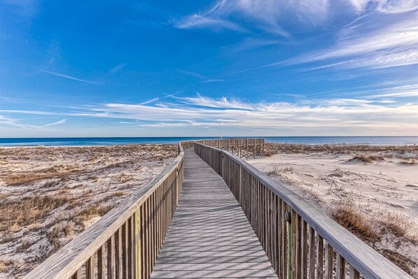 På stranden