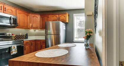 Walk to Town: Charming Unit w/ Balcony in Bedford!