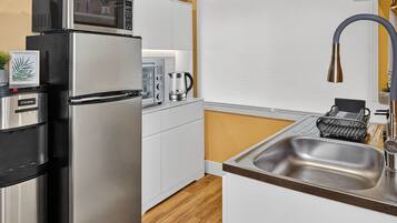 Fridge, microwave, stovetop, toaster