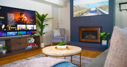 Cozy Suite | 5 Min to DT | Self Check-In | 75" TV