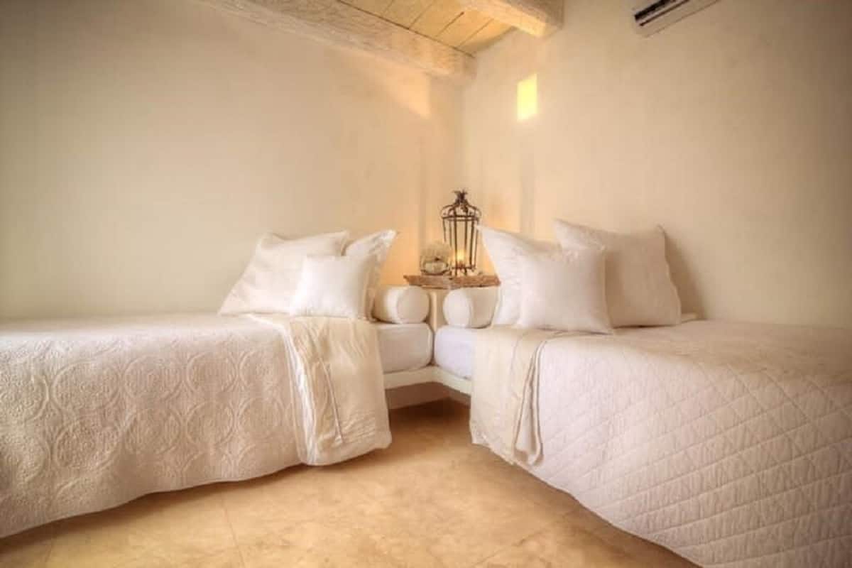 Twin Room, Garden View | In-room safe, free WiFi