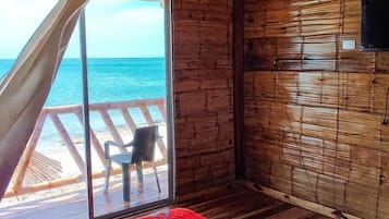 Svit Deluxe - utsikt mot stranden | Gratis wi-fi