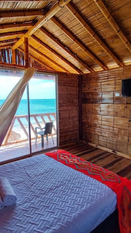 Deluxe Suite, Beach View | Free WiFi