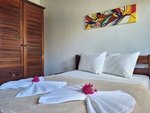 Family House, 3 Bedrooms, Garden View | Hypo-allergenic bedding, free WiFi, bed sheets