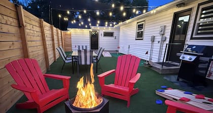 Raider Roost-Putting Green/Fire Pit/ Game Room Close to NWC & Downtown!