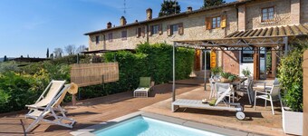 Traditional Tuscan house near San Gimignano and Volterra