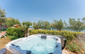 Baignoire à remous extérieure