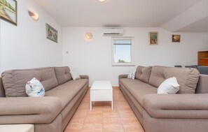 Smart TV - Stunning apartment in Ugrinic with WiFi (Ugrinic)