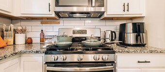 Spacious 4BR Retreat w/ Game Room & Yard - Near NSC, TPC & Downtown Twin Cities