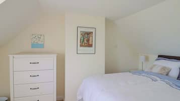 2 phòng ngủ, trang trí khác biệt