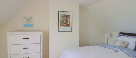 2 bedrooms, individually decorated, individually furnished, free WiFi