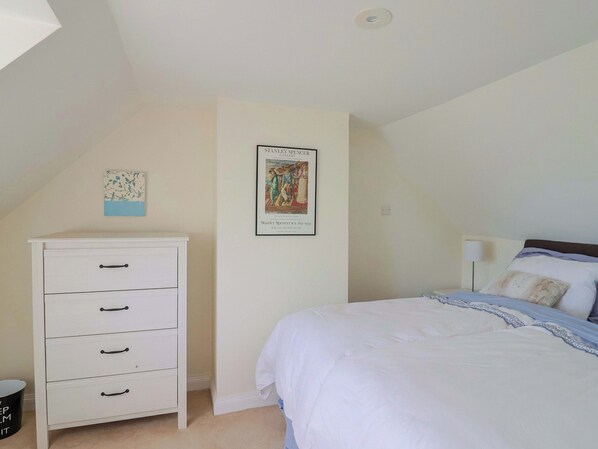 2 bedrooms, individually decorated, individually furnished, free WiFi