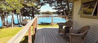 SeaRiver Cabin on the Bagaduce, Kayaks Included. Seals, Wildlife, Birds & Nature