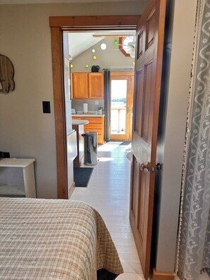 1 bedroom, WiFi (free), bed sheets
