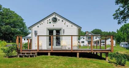 SeaRiver Cabin on the Bagaduce, Kayaks Included. Seals, Wildlife, Birds & Nature