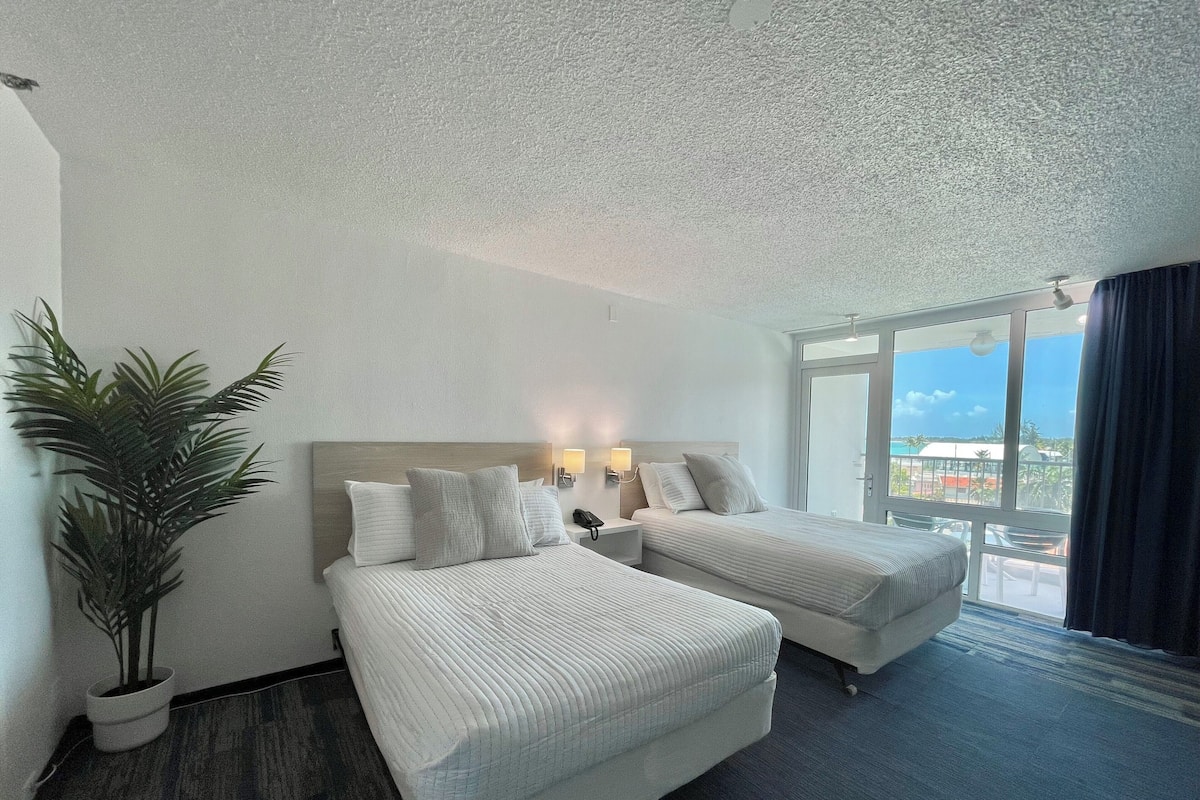 Comfort Studio, Beach View | Individually decorated, individually furnished, laptop workspace