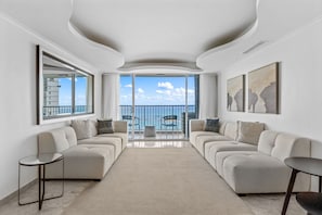 Superior Apartment, Beach View | Living area