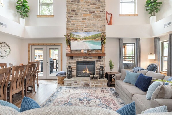 TV connectée, cheminée