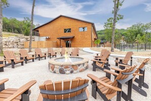 Property grounds - Indoor & Outdoor Pools, new luxury resort-hot tub (Hollister)